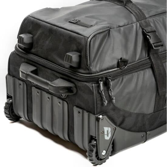 Push_Division_one_large_roller_gear_bag_schwarz_camo_grip