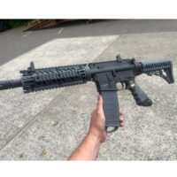 Tippmann_TMC_MagFed_Paintball_Markierer_schwarz_grau_realer_look.jpg